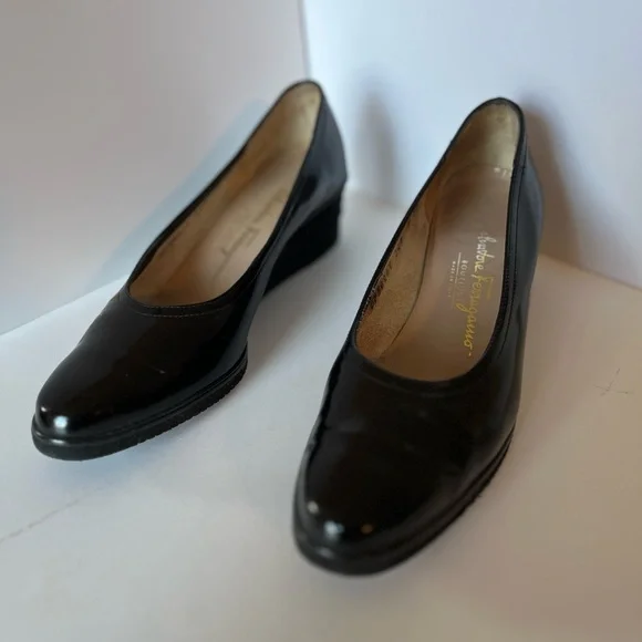 Salvatore Ferragamo Boutique Glossy Black Flats - Vintage - Picture 6 of 6